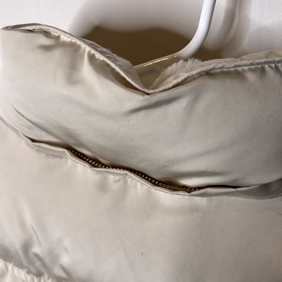 Zara downfilled puffer jacket L (fits more like a M) - Picture 6 of 10